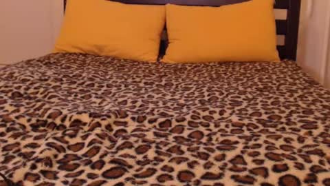 Snapshot of brunettgirl_ chatting on 02/07/25, 06:24 Ellis online show from 02/07/25, 06:24