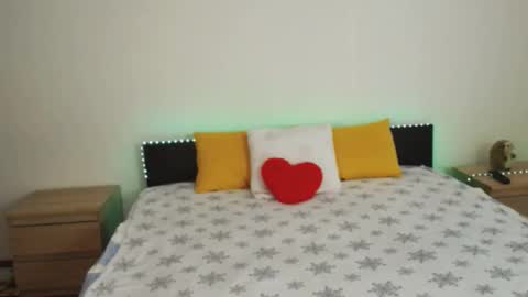 Snapshot of brunettgirl_ chatting on 02/10/25, 05:25 Ellis online show from 02/10/25, 05:25