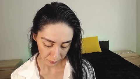 Snapshot of brunettgirl_ chatting on 03/12/25, 05:46 Ellis online show from 03/12/25, 05:46