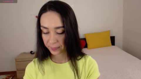 Snapshot of brunettgirl_ chatting on 12/04/25, 07:06 Ellis online show from 12/04/25, 07:06