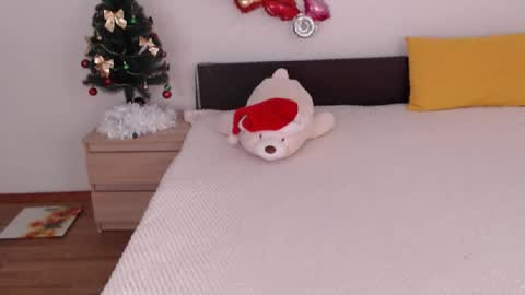 Ellis online show from 12/16/25, 06:18