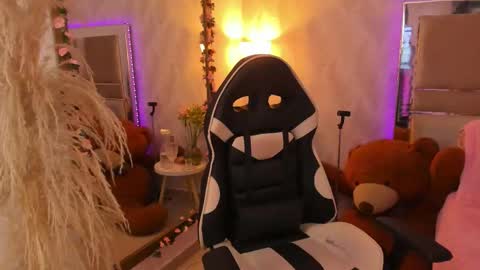 Brenda online show from 11/20/25, 01:39