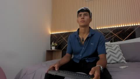 Snapshot of bruno_fox_ chatting on 06/11/26, 08:18 Bruno online show from 06/11/26, 08:18