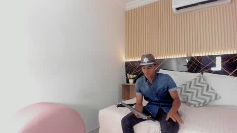 Snapshot of bruno_fox_ chatting on 06/23/26, 07:45 Bruno online show from 06/23/26, 07:45