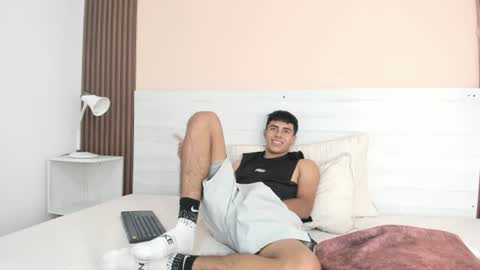 Snapshot of bruno_fox_ chatting on 07/16/26, 09:32 Bruno online show from 07/16/26, 09:32