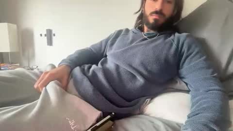 Snapshot of brunobaibe3399 chatting on 04/05/26, 10:07 Sebastian online show from 04/05/26, 10:07