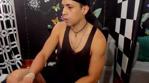 Snapshot of brunocuttie94 chatting on 02/16/25, 06:43 Join my fan club here 150 tokens a month online show from 02/16/25, 06:43