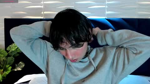 Snapshot of brunodeluca_ chatting on 05/18/26, 08:14 Bruno online show from 05/18/26, 08:14