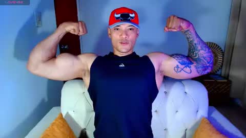 Snapshot of bryan_boy_ chatting on 07/11/26, 01:52 bryan online show from 07/11/26, 01:52