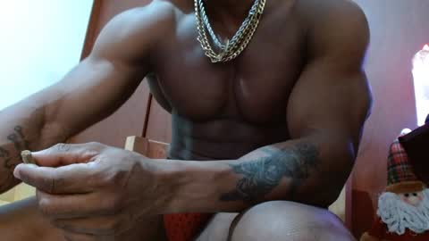 Snapshot of bryan_colen chatting on 02/02/25, 08:30 Enjoy the best muscle straws online show from 02/02/25, 08:30