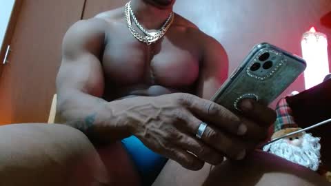 Snapshot of bryan_colen chatting on 02/22/25, 02:28 Enjoy the best muscle straws online show from 02/22/25, 02:28