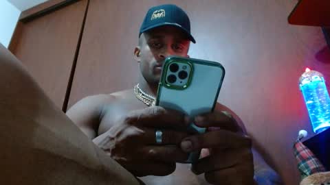 Snapshot of bryan_colen chatting on 03/07/25, 04:57 Enjoy the best muscle straws online show from 03/07/25, 04:57