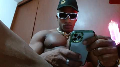 Snapshot of bryan_colen chatting on 03/09/25, 03:54 Enjoy the best muscle straws online show from 03/09/25, 03:54
