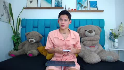 Snapshot of bryan_hotty chatting on 02/19/26, 11:28 Bryan online show from 02/19/26, 11:28