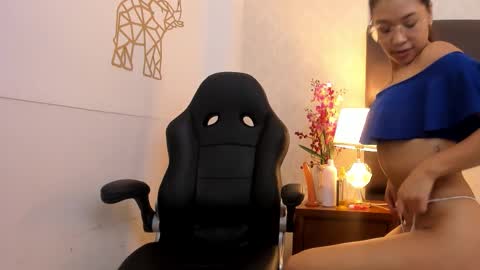 Snapshot of bryannamiller chatting on 12/20/25, 12:23 bryannamiller online show from 12/20/25, 12:23