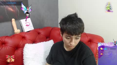 Snapshot of bryce_evans chatting on 12/13/24, 03:32 B R Y C E  online show from 12/13/24, 03:32