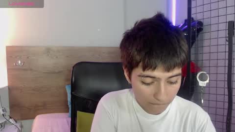 Snapshot of bryce_evans chatting on 12/17/24, 11:59 B R Y C E  online show from 12/17/24, 11:59