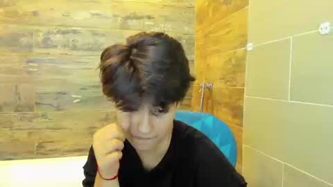 Snapshot of bryce_evans chatting on 09/27/25, 02:11 B R Y C E  online show from 09/27/25, 02:11