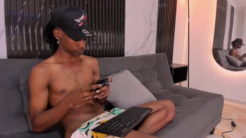 Snapshot of bryxxxon1 chatting on 12/28/24, 06:28 Bryxon online show from 12/28/24, 06:28