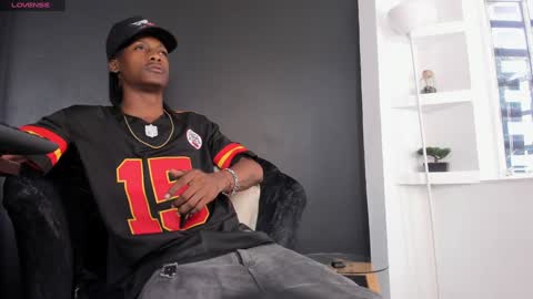 Snapshot of bryxxxon1 chatting on 02/02/25, 03:07 Bryxon online show from 02/02/25, 03:07