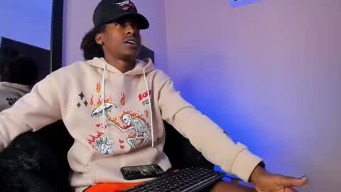 Snapshot of bryxxxon1 chatting on 03/07/25, 02:12 Bryxon online show from 03/07/25, 02:12