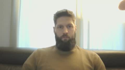 bubblebee1982 online show from 12/05/24, 02:44