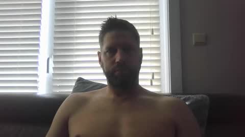 bubblebee1982 online show from 05/14/26, 07:04