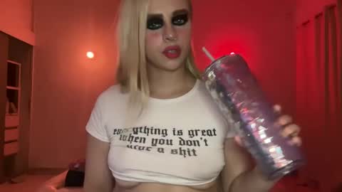 Isabella but call me isa  online show from 09/12/25, 04:45