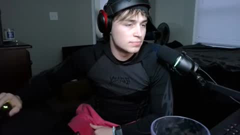 BubblebuttBdn online show from 12/21/25, 11:12