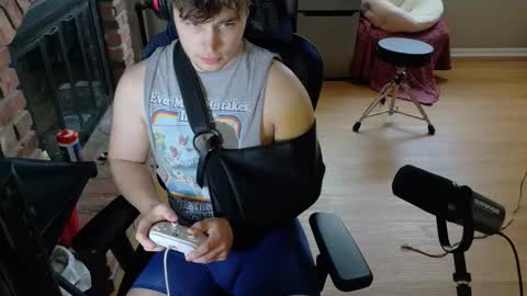 BubblebuttBdn online show from 04/15/26, 06:37