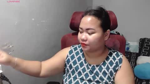 Snapshot of bubblebuttpinay chatting on 02/07/26, 02:10 Sunshine online show from 02/07/26, 02:10