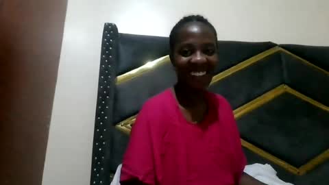 Snapshot of bubblie_bae chatting on 06/28/26, 07:20 Bobbie online show from 06/28/26, 07:20