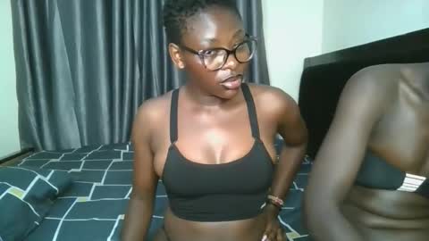 Snapshot of bubbly1_ chatting on 11/12/25, 01:39 Bubbly online show from 11/12/25, 01:39