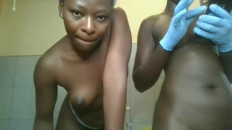 Snapshot of bubbly1_ chatting on 11/30/25, 10:14 Bubbly online show from 11/30/25, 10:14