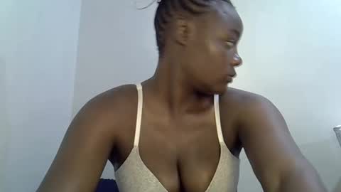 bubbly_ass30 online show from 02/18/26, 02:29