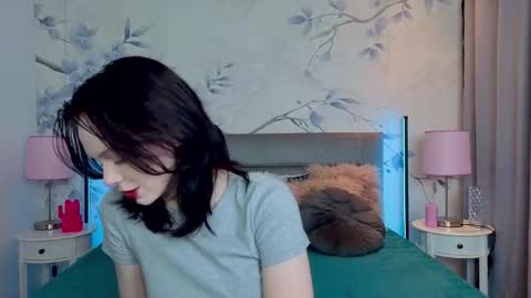 Leona online show from 02/16/26, 10:50