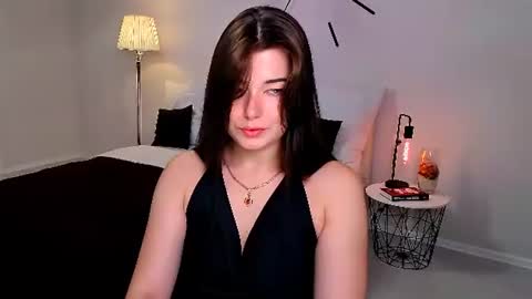 Snapshot of buckssbunny chatting on 07/07/26, 01:59 Ari online show from 07/07/26, 01:59