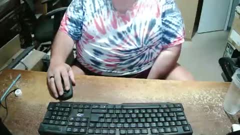 Snapshot of bucku2 chatting on 10/16/25, 10:11 Bucku2 online show from 10/16/25, 10:11