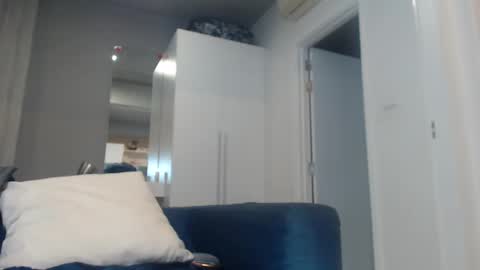 Snapshot of buddiup2 chatting on 01/01/25, 01:37 buddiup2 online show from 01/01/25, 01:37