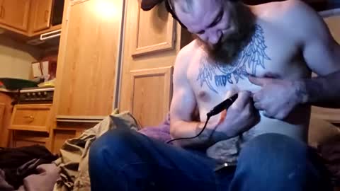 Snapshot of buffntatted723 chatting on 12/06/24, 04:25 Its me joey online show from 12/06/24, 04:25