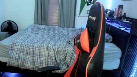 buffsexyman24 online show from 02/25/25, 11:33