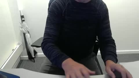 Snapshot of buggemann chatting on 09/19/25, 03:30 buggemann online show from 09/19/25, 03:30