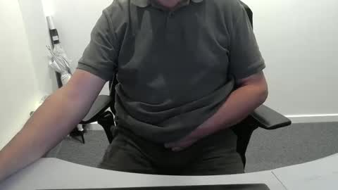 Snapshot of buggemann chatting on 09/23/25, 02:47 buggemann online show from 09/23/25, 02:47