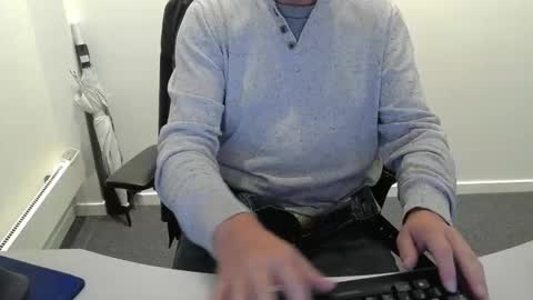 Snapshot of buggemann chatting on 10/03/25, 03:25 buggemann online show from 10/03/25, 03:25