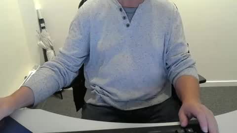 Snapshot of buggemann chatting on 10/09/25, 03:37 buggemann online show from 10/09/25, 03:37