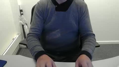 Snapshot of buggemann chatting on 10/15/25, 03:06 buggemann online show from 10/15/25, 03:06