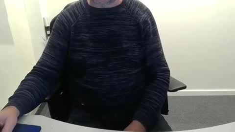 Snapshot of buggemann chatting on 10/29/25, 04:04 buggemann online show from 10/29/25, 04:04