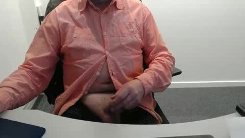 Snapshot of buggemann chatting on 10/31/25, 04:02 buggemann online show from 10/31/25, 04:02