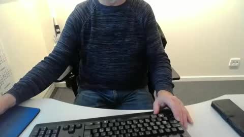 Snapshot of buggemann chatting on 11/13/25, 07:29 buggemann online show from 11/13/25, 07:29