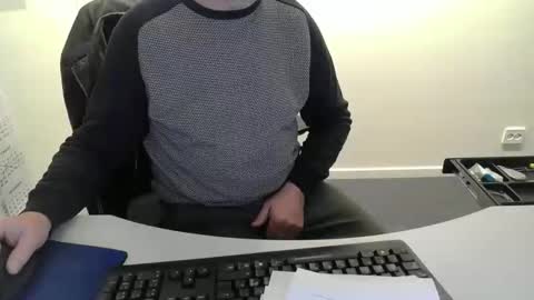 Snapshot of buggemann chatting on 11/21/25, 04:22 buggemann online show from 11/21/25, 04:22